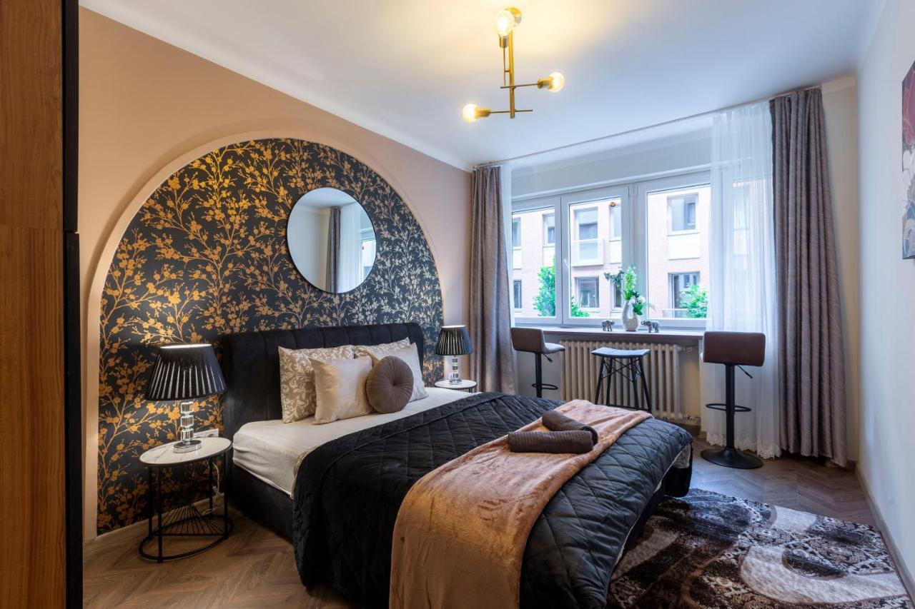 Stylish Quentin Apartment In The King Street Budapest Exteriör bild