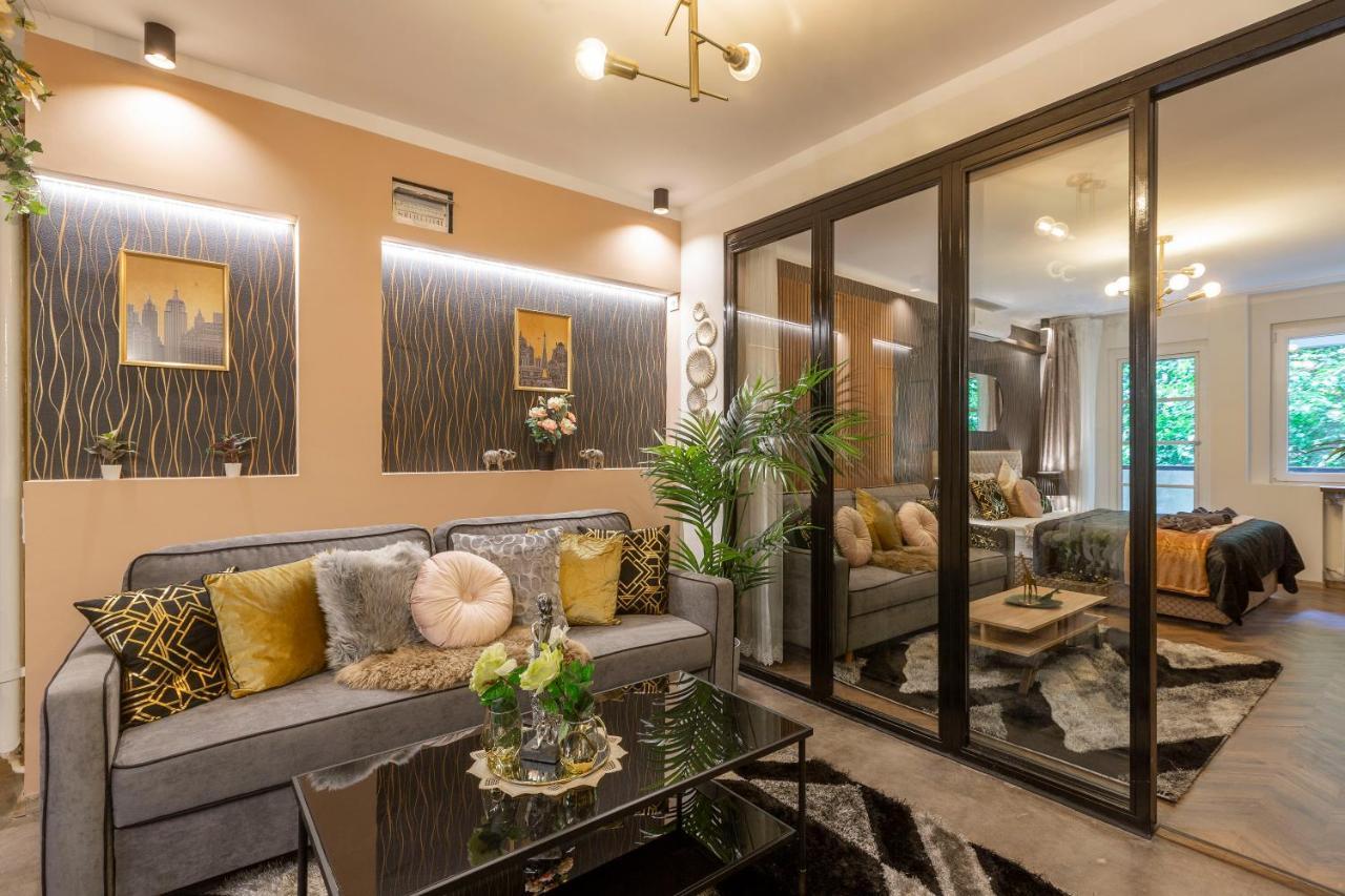 Stylish Quentin Apartment In The King Street Budapest Exteriör bild