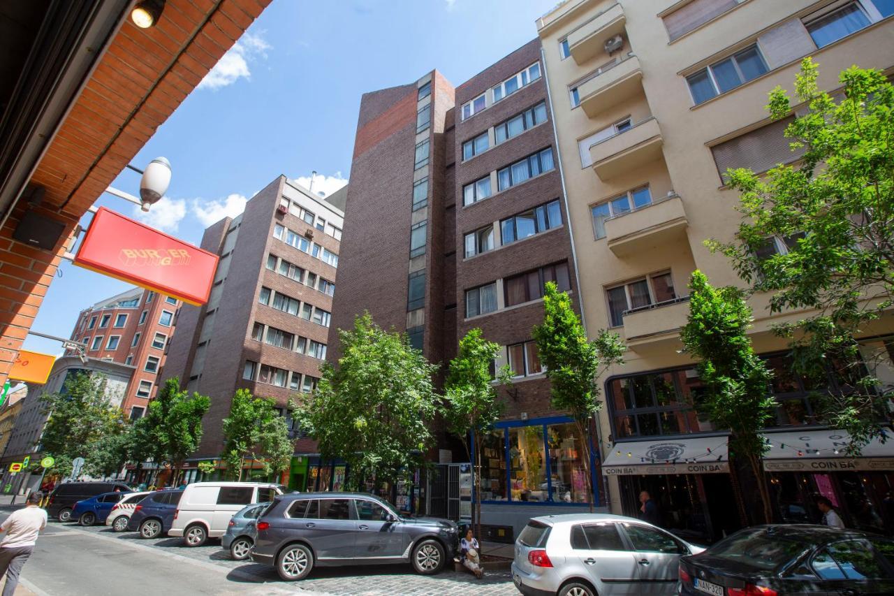 Stylish Quentin Apartment In The King Street Budapest Exteriör bild