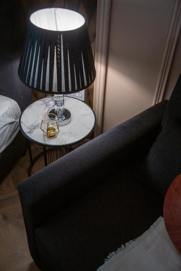 Stylish Quentin Apartment In The King Street Budapest Exteriör bild