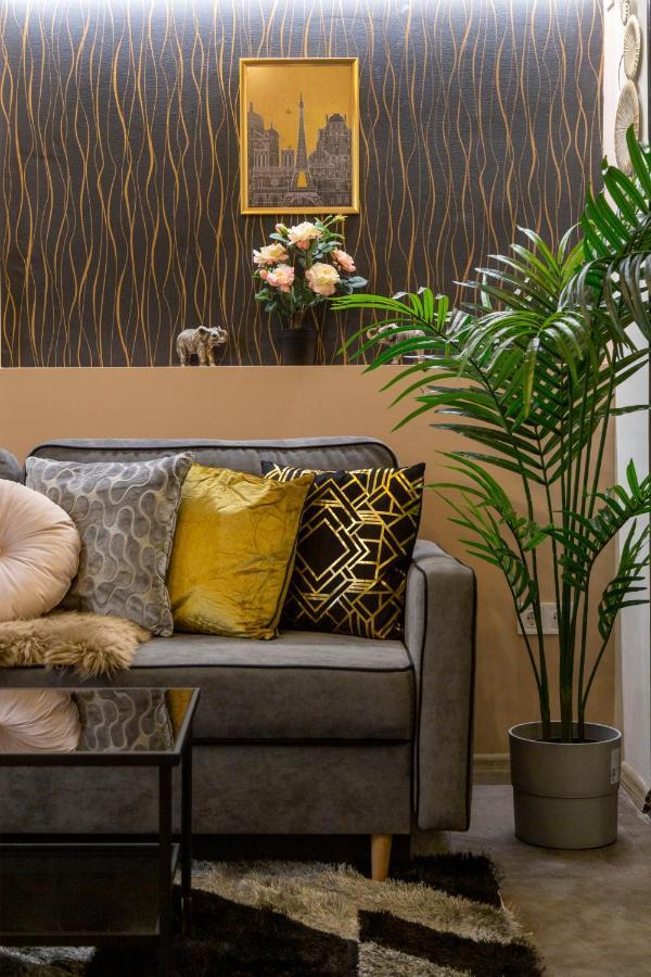 Stylish Quentin Apartment In The King Street Budapest Exteriör bild