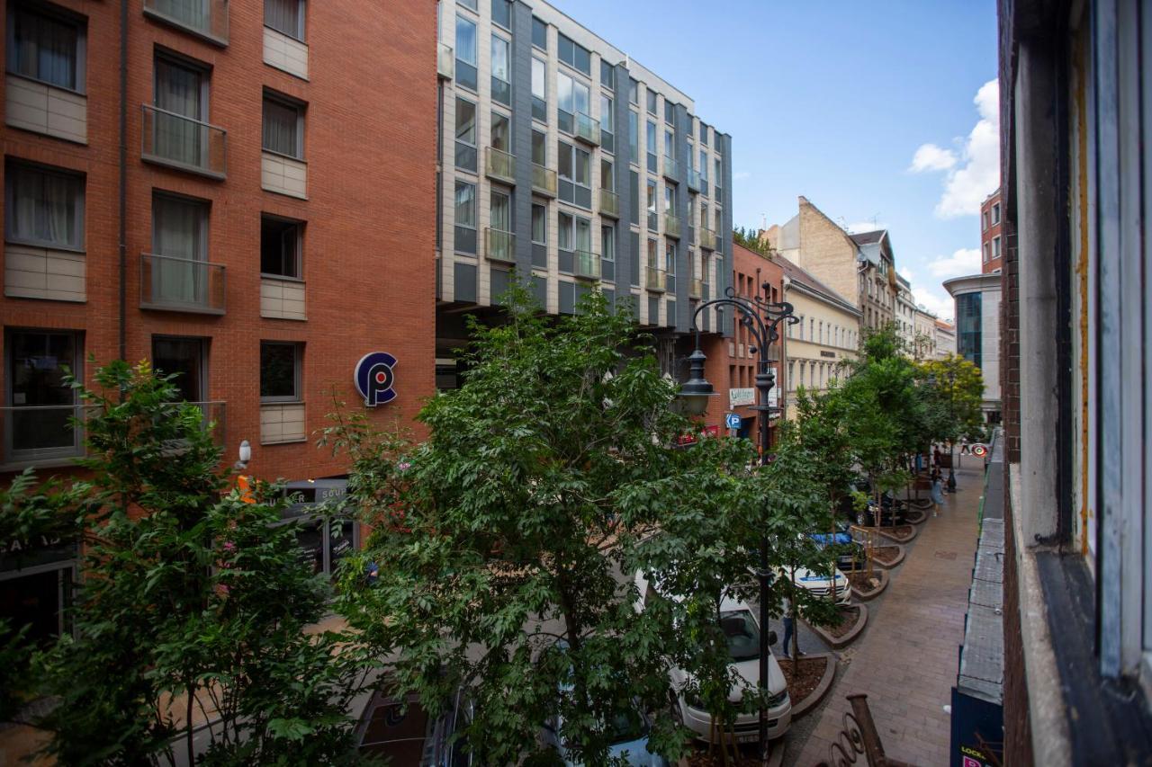 Stylish Quentin Apartment In The King Street Budapest Exteriör bild