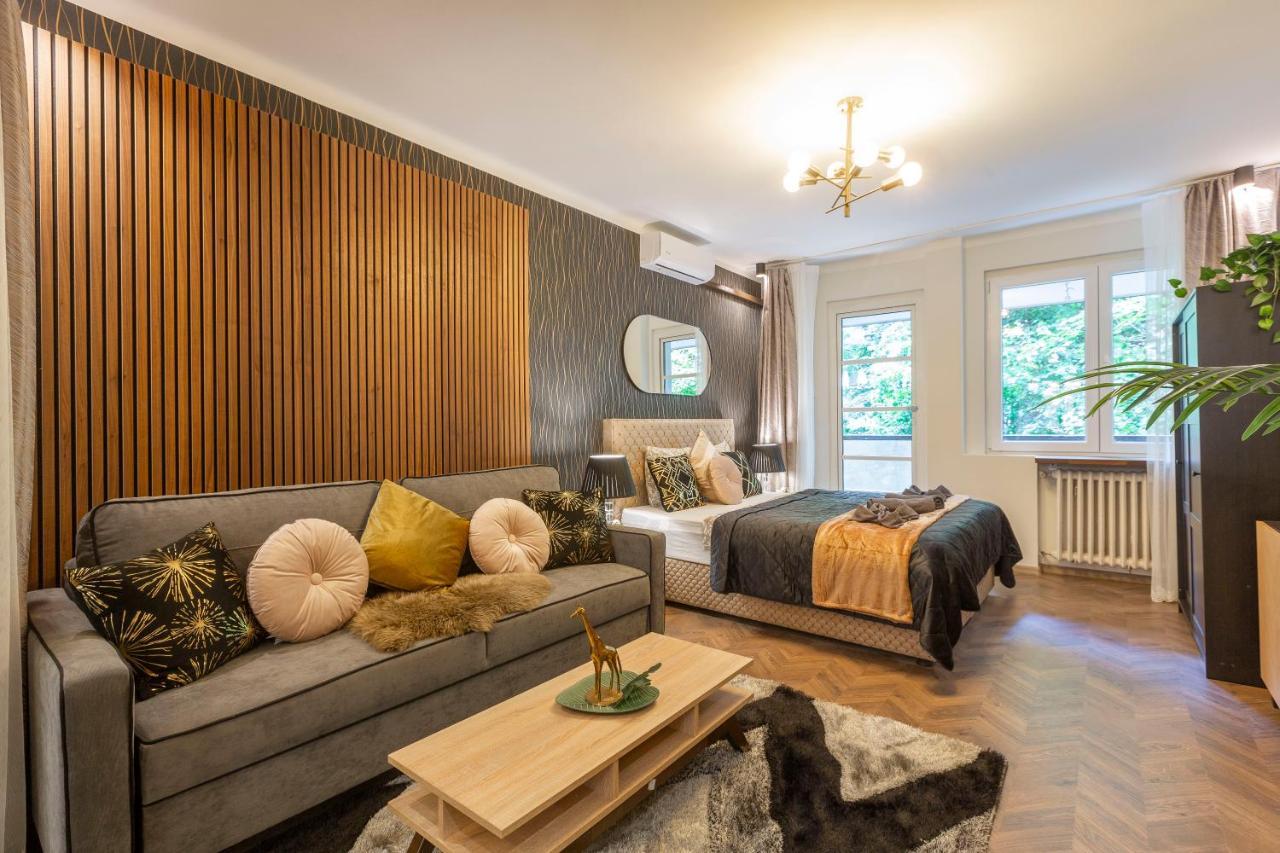 Stylish Quentin Apartment In The King Street Budapest Exteriör bild